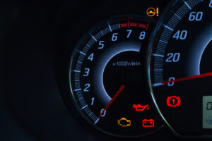 Screen display of car status warning light on dashboard panel